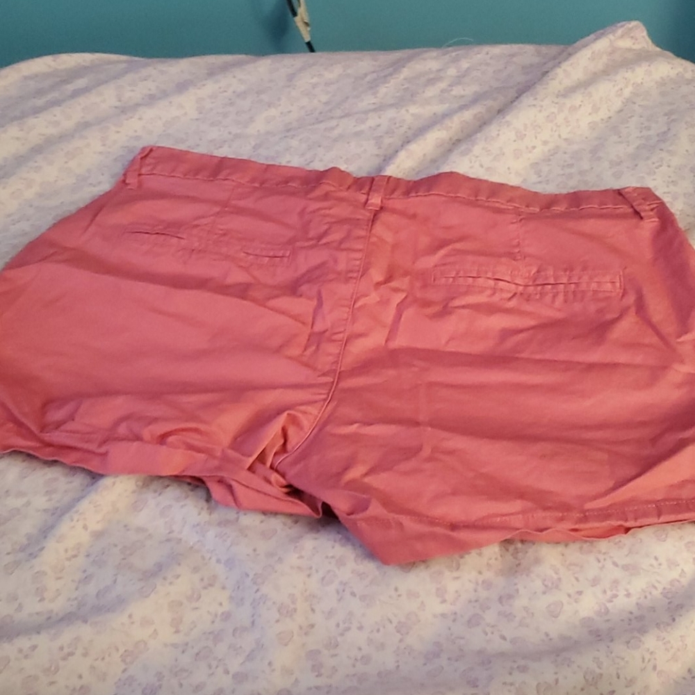 Shorts - Picture 2 of 3